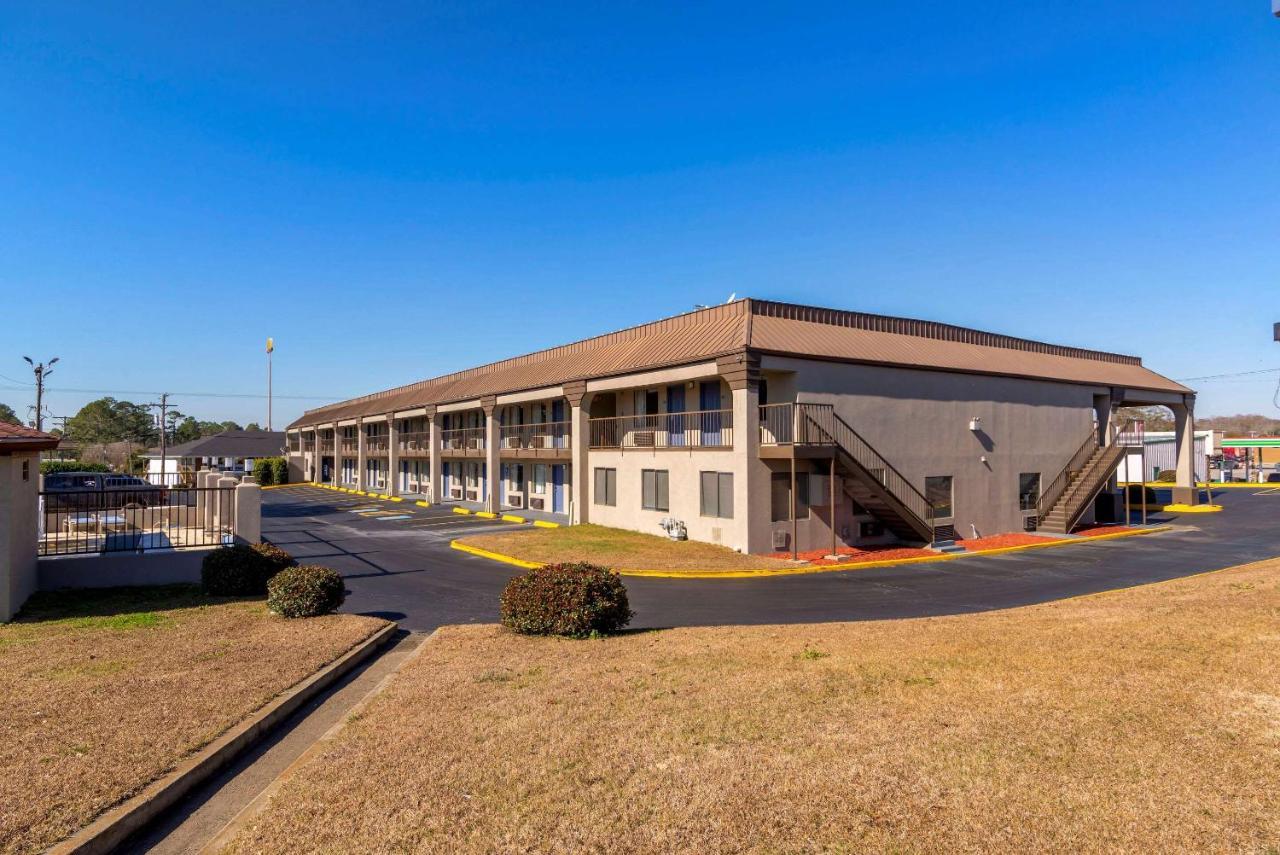 Quality Inn Ashburn Exterior photo