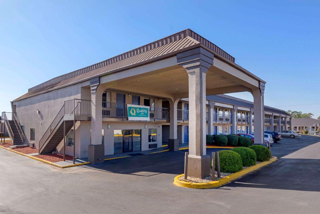 Quality Inn Ashburn Exterior photo