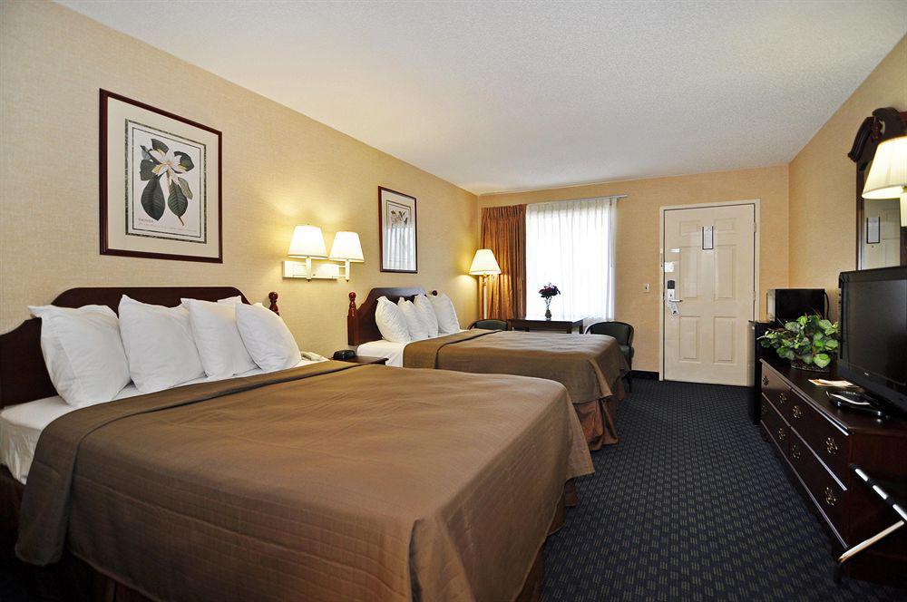 Quality Inn Ashburn Room photo